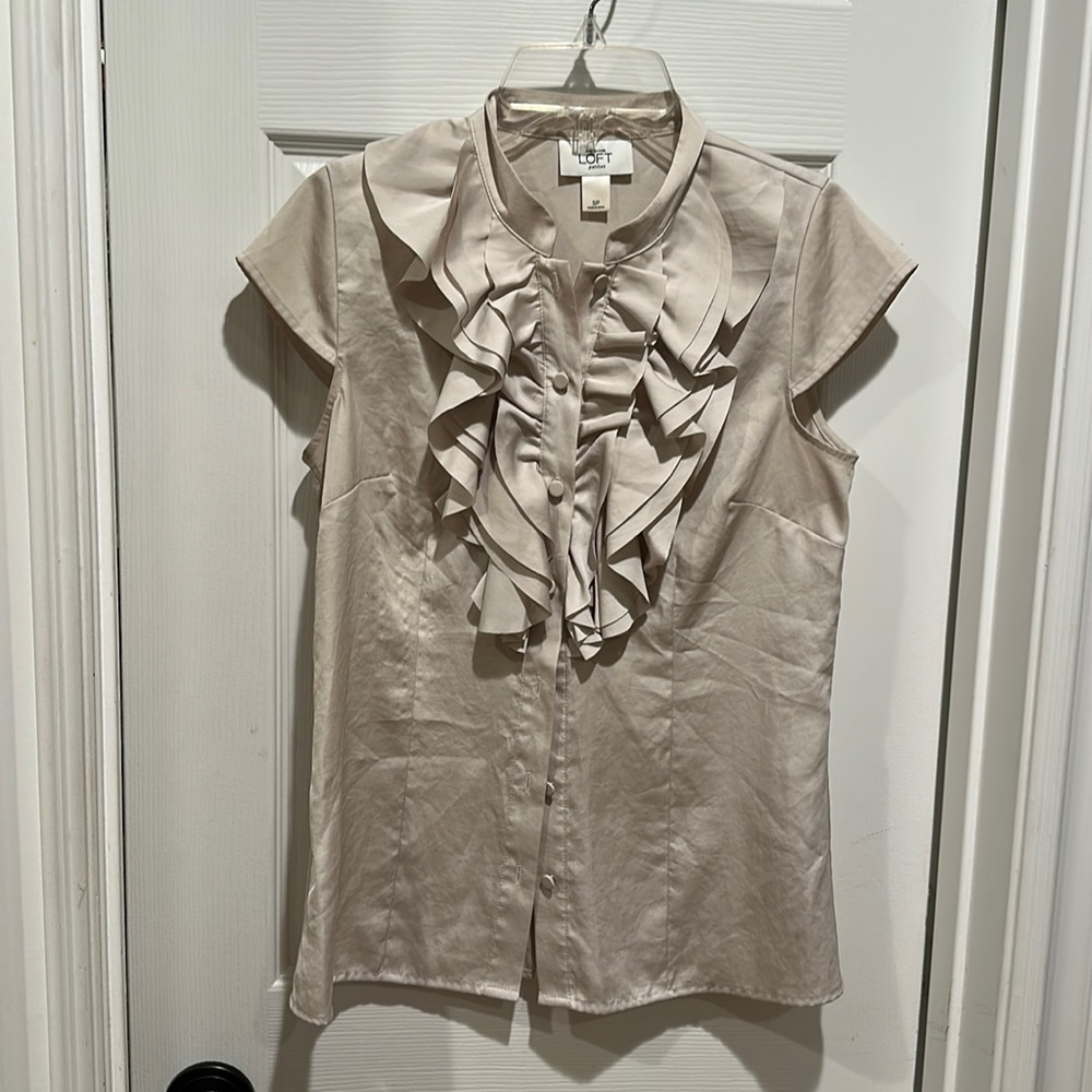 Gorgeous Cream Loft Blouse Size Small Petite